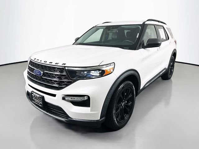 Used 2021 Ford Explorer XLT w/ Equipment Group 202A image 3