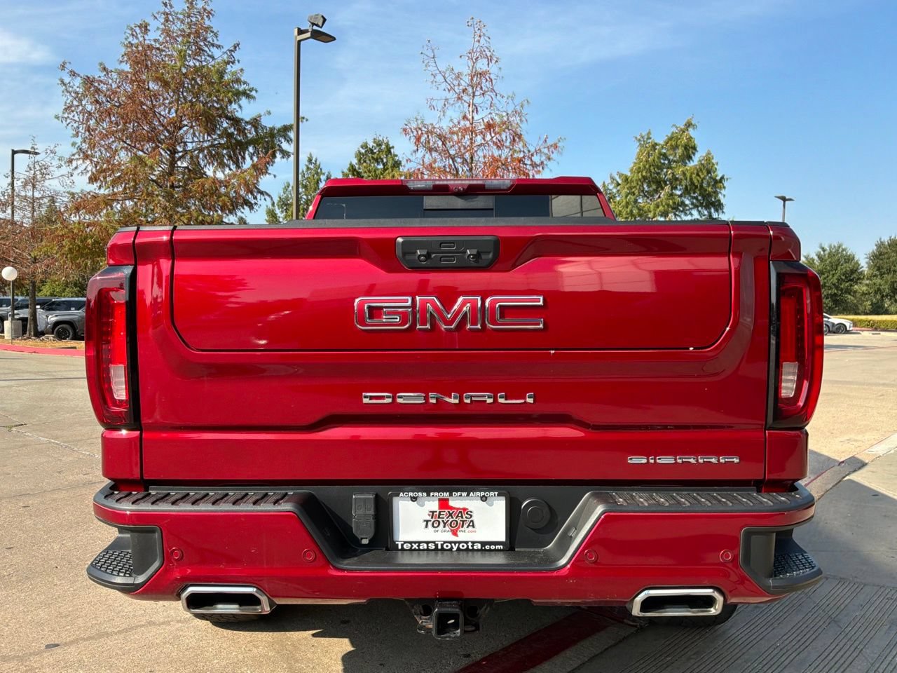 Used 2023 GMC Sierra 1500 Denali w/ Technology Package AWD/4WD image 7