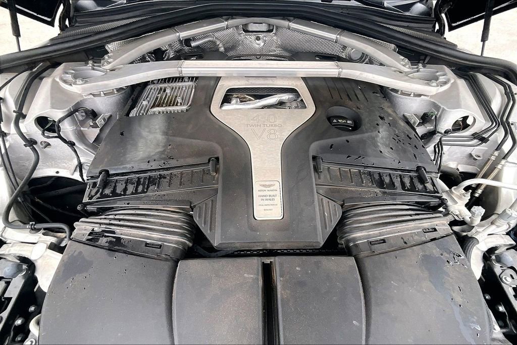 Used 2021 Aston Martin DBX image 9