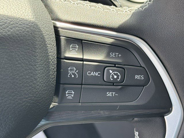 New 2025 Jeep Grand Cherokee L Altitude image 15