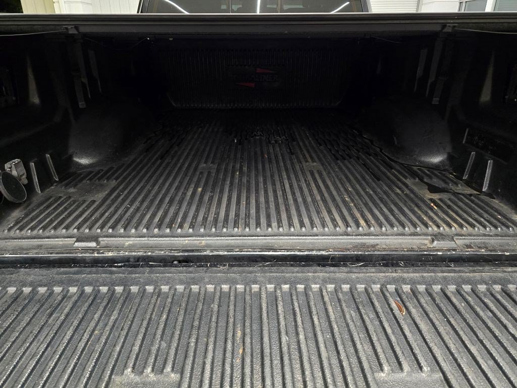 Used 2019 Ford F250 XLT w/ XLT Premium Package AWD/4WD image 6