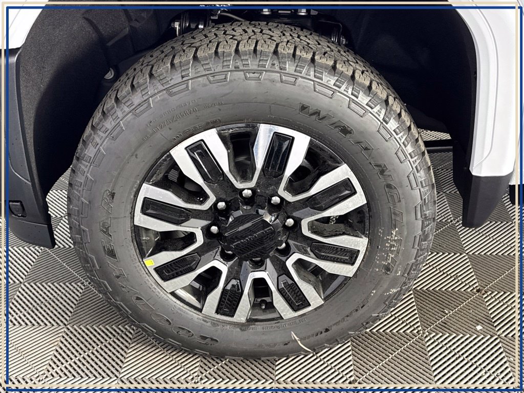 New 2026 GMC Sierra 3500 Denali Ultimate AWD/4WD image 39