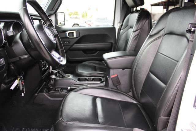 Used 2022 Jeep Wrangler Unlimited Sahara AWD/4WD image 34