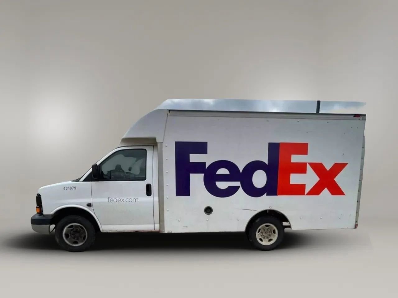 Used 2009 Chevrolet Express 3500 image 2