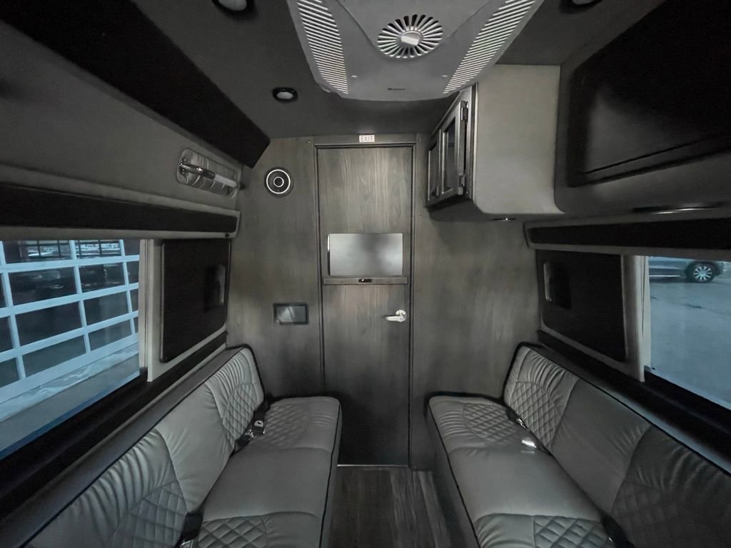 Used 2023 Mercedes-Benz Sprinter 3500 image 23