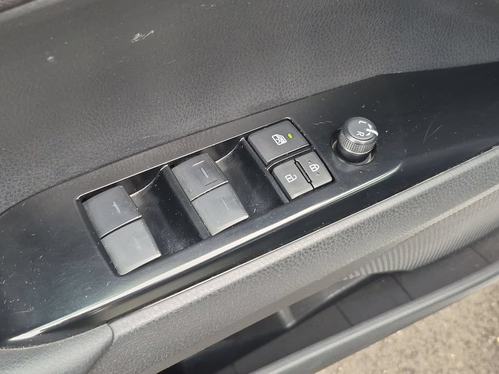 Used 2025 Toyota Camry LE FWD image 13