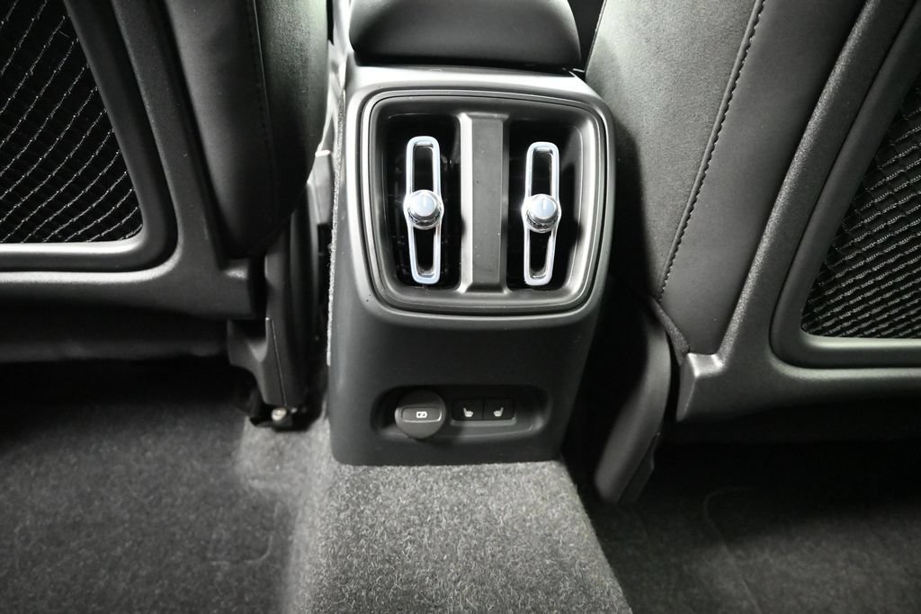 Used 2023 Volvo C40 P8 Recharge Ultimate AWD/4WD image 16