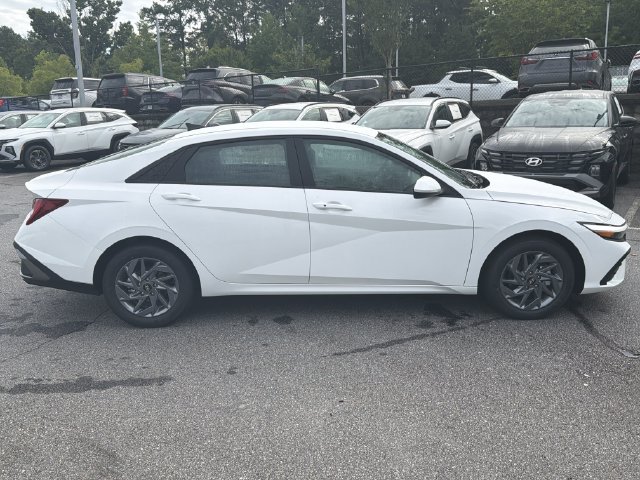 New 2026 Hyundai Elantra Hybrid FWD image 9