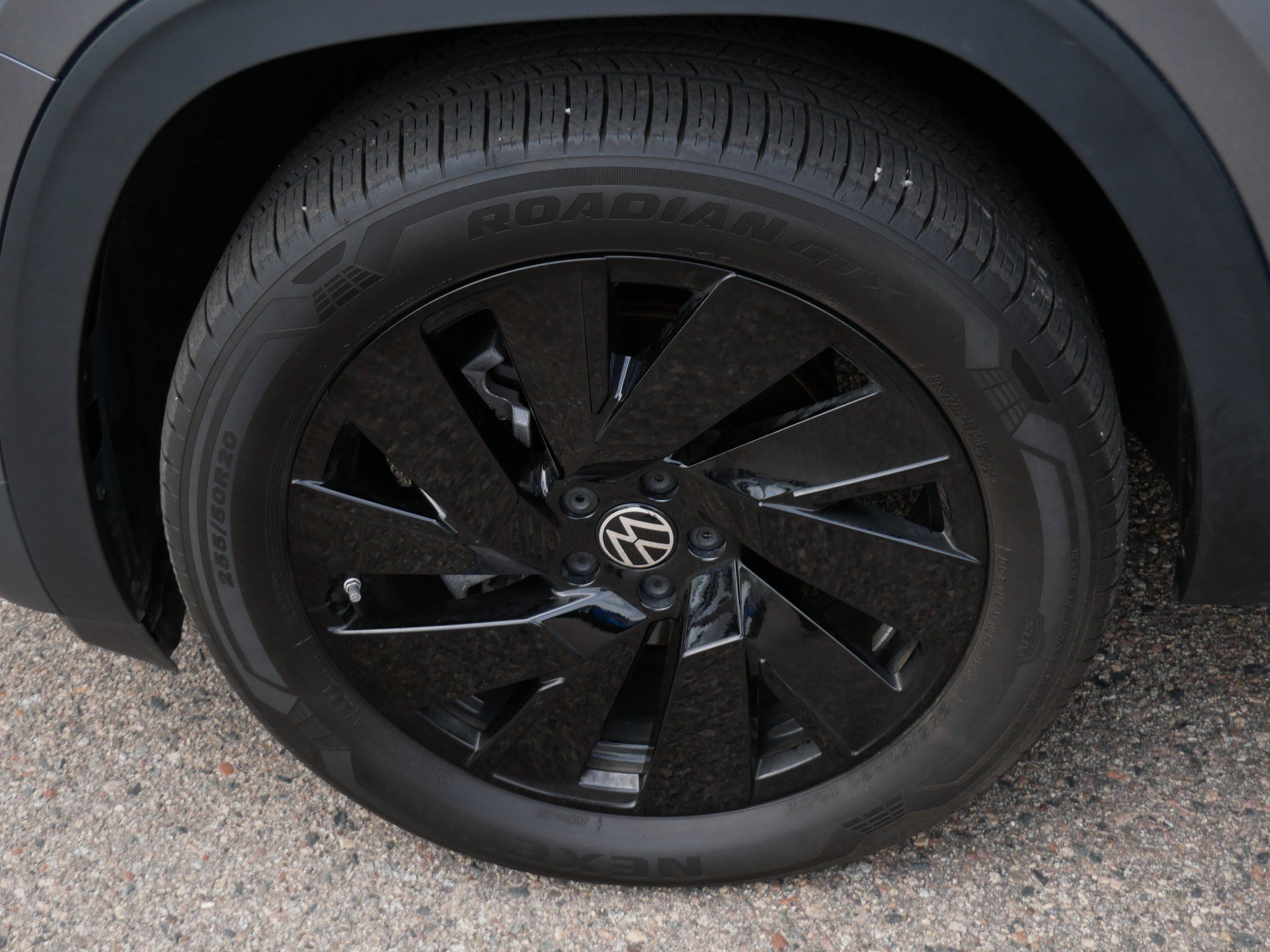 Used 2024 Volkswagen Atlas Cross Sport SE AWD/4WD image 15