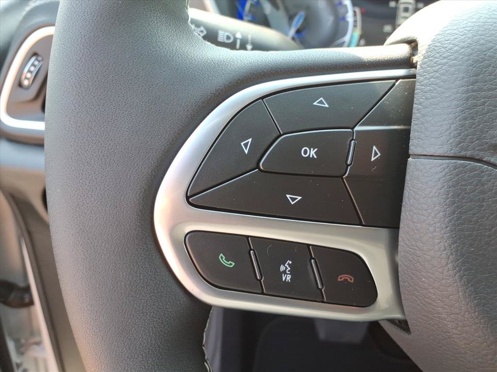 New 2027 Chrysler Pacifica Select FWD image 24