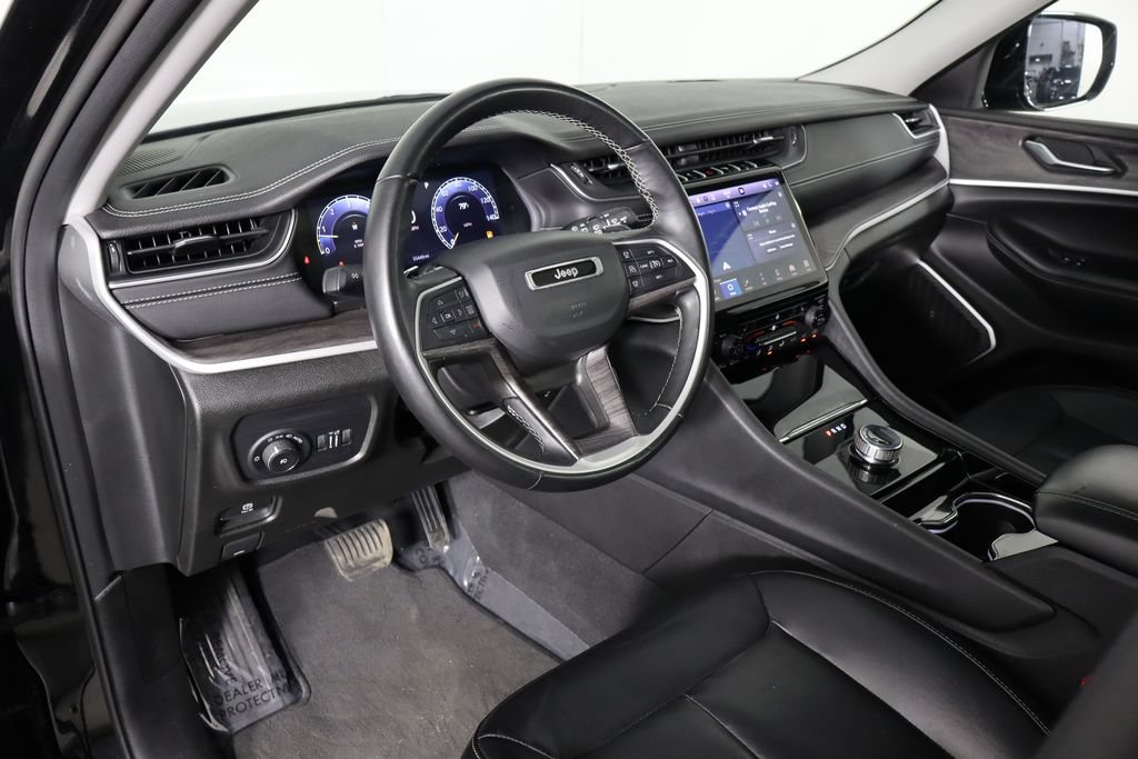 Used 2022 Jeep Grand Cherokee L Limited w/ Black Appearance Package RWD image 29