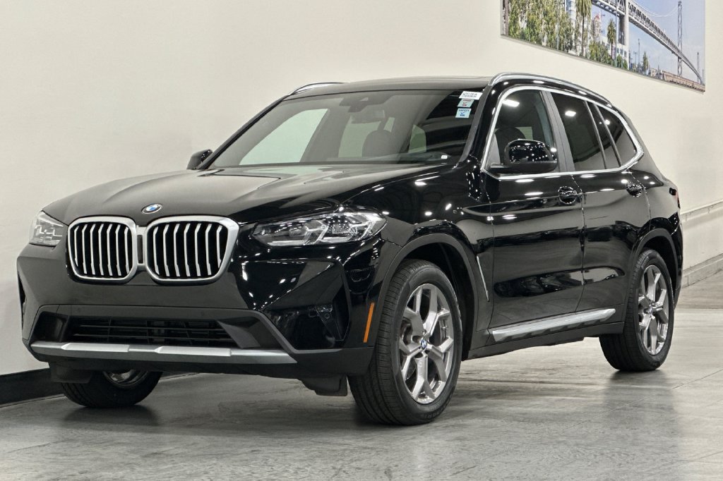 Used 2024 BMW X3 xDrive30i w/ Premium Package w/ZPA AWD/4WD image 8