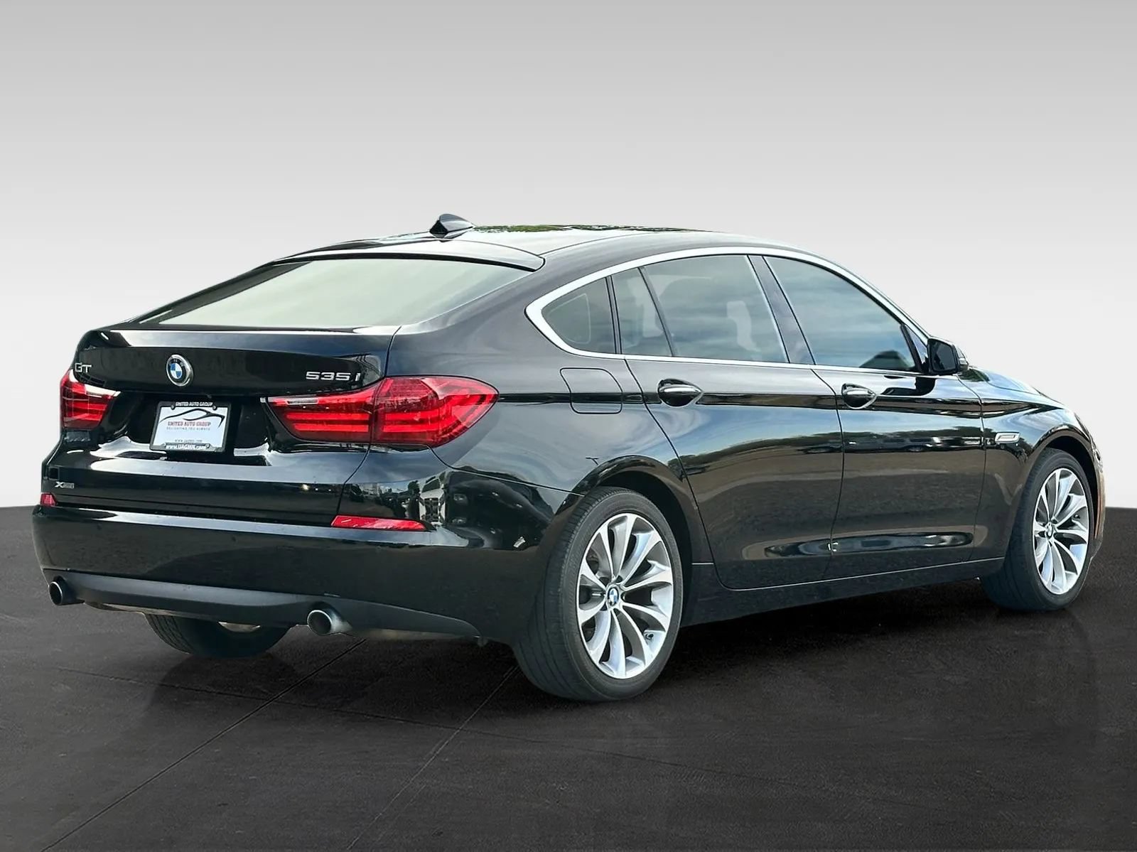Used 2017 BMW 535i Gran Turismo xDrive AWD/4WD image 7