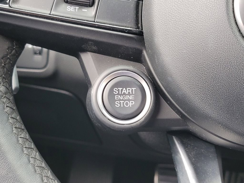 Used 2024 Alfa Romeo Giulia Sprint image 11