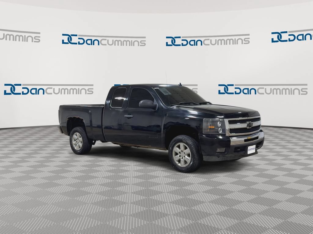 Used 2011 Chevrolet Silverado 1500 LT w/ All-Star Edition AWD/4WD image 2