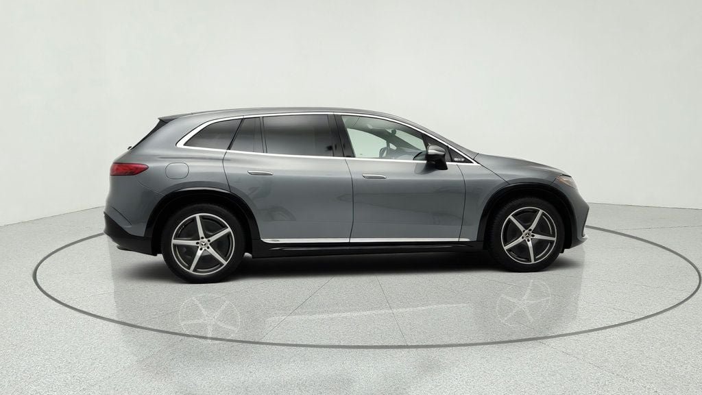 Used 2023 Mercedes-Benz EQS 580 4MATIC SUV image 4