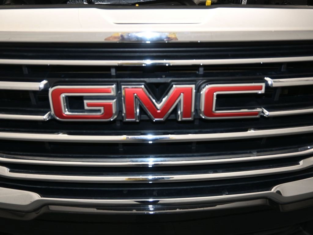 Used 2023 GMC Terrain SLT image 26