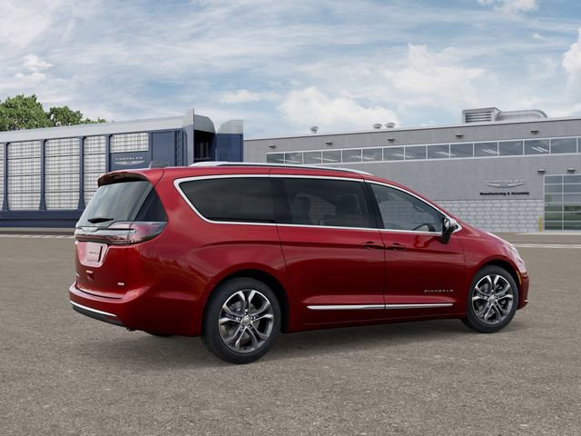New 2026 Chrysler Pacifica Pinnacle image 4