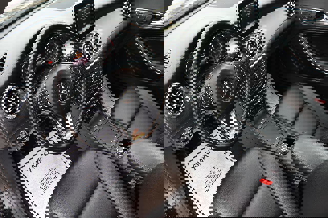 Used 2015 Mercedes-Benz CLA 250 image 24