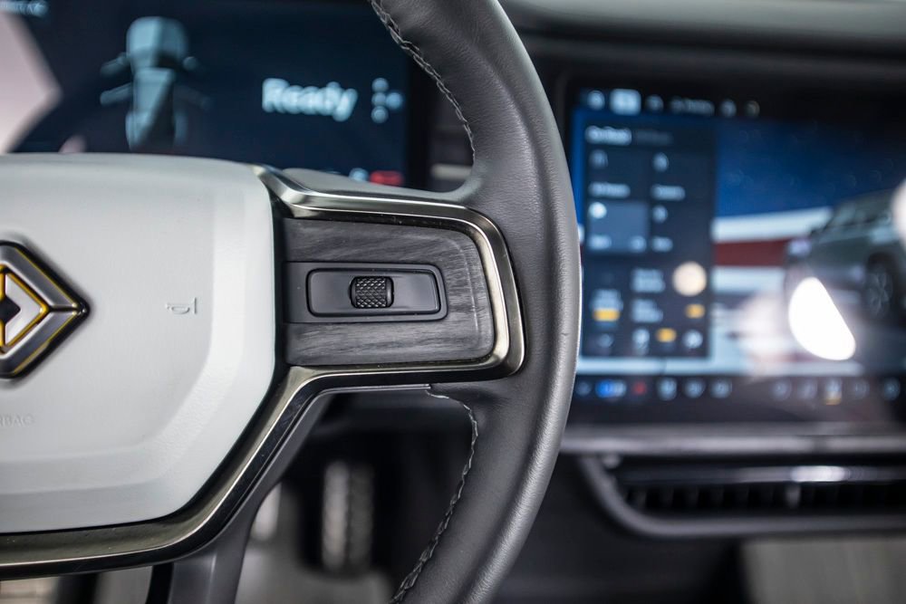 Used 2023 Rivian R1S Adventure image 41