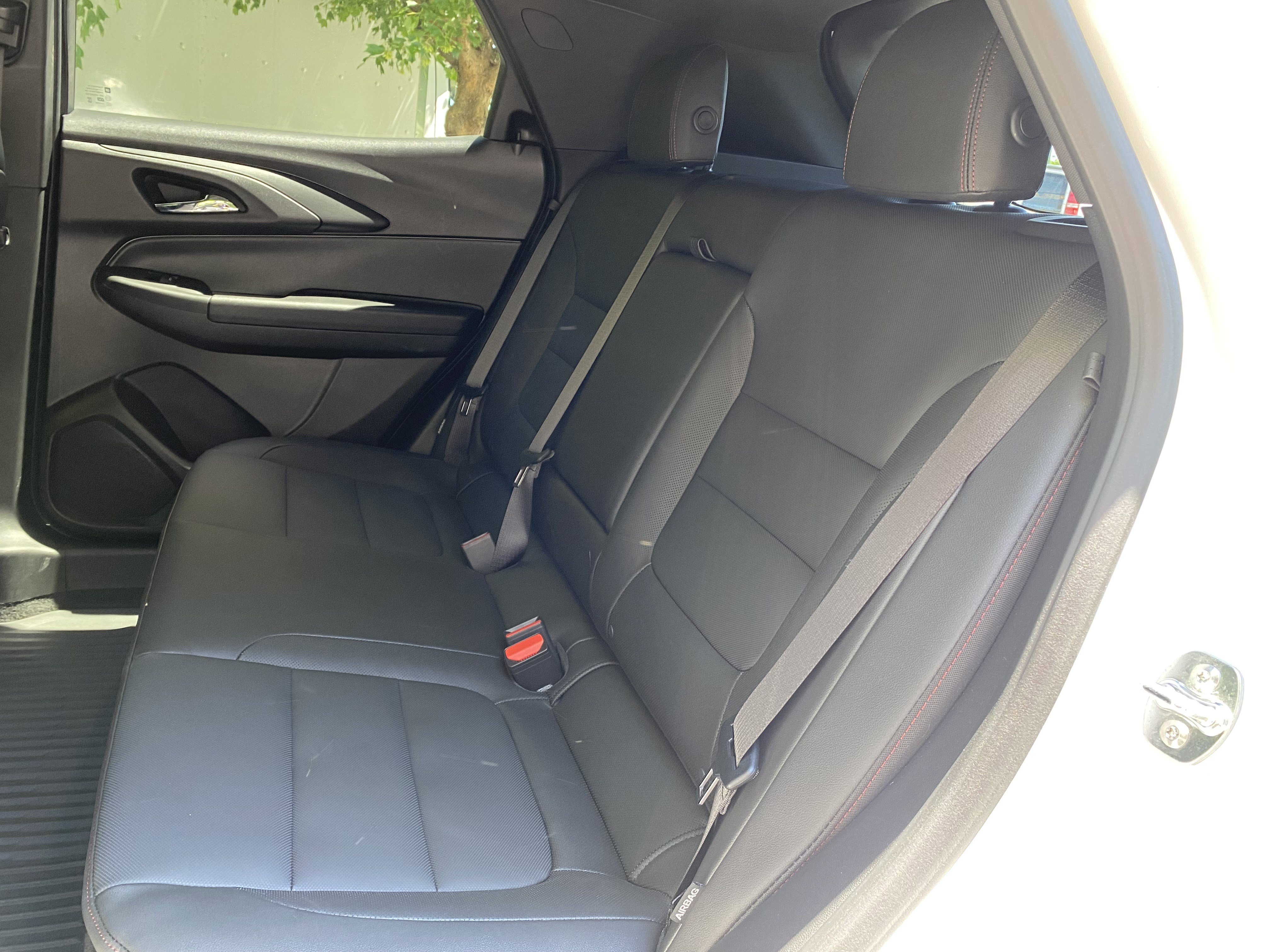 Used 2025 Chevrolet TrailBlazer RS w/ Convenience Package FWD image 39