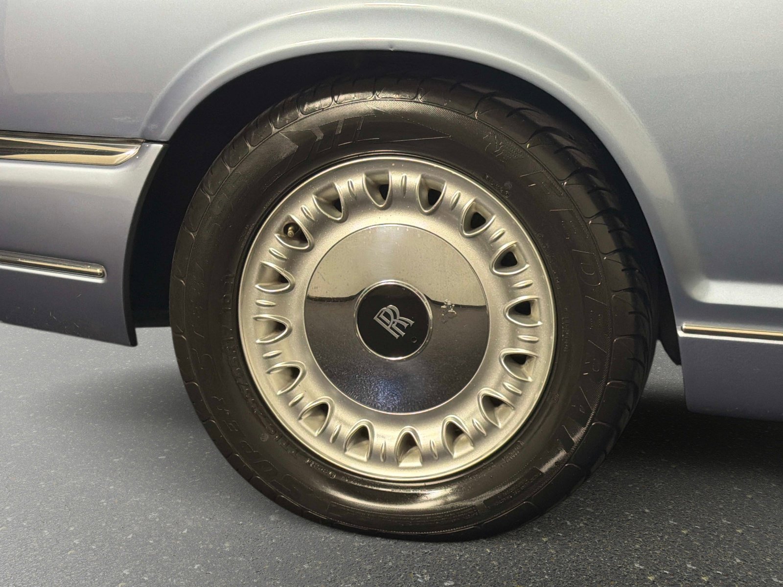 Used 2000 Rolls-Royce Corniche RWD image 18