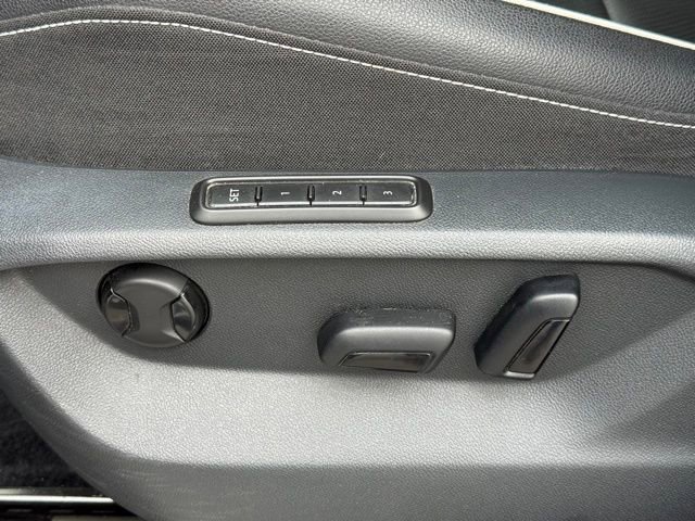 Used 2022 Volkswagen Tiguan SEL R-Line image 14