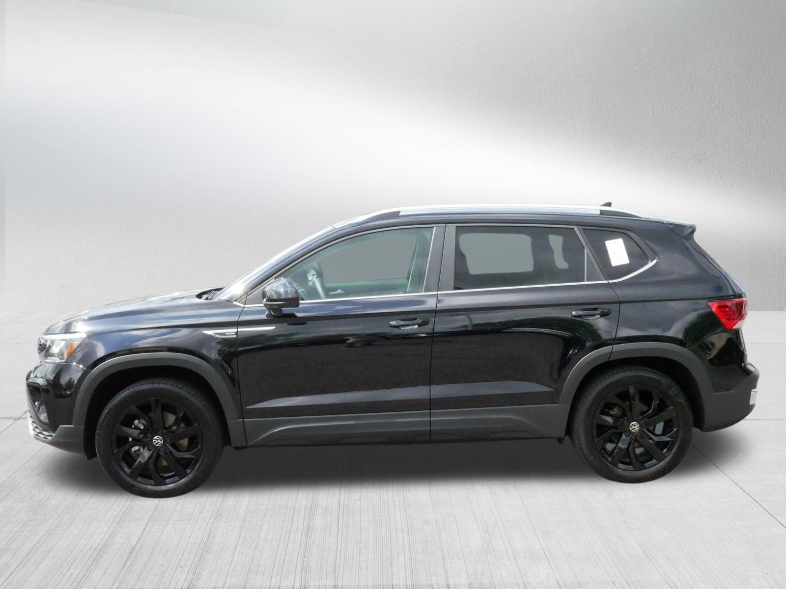 Certified 2023 Volkswagen Taos SE w/ Panoramic Sunroof Package AWD/4WD image 4