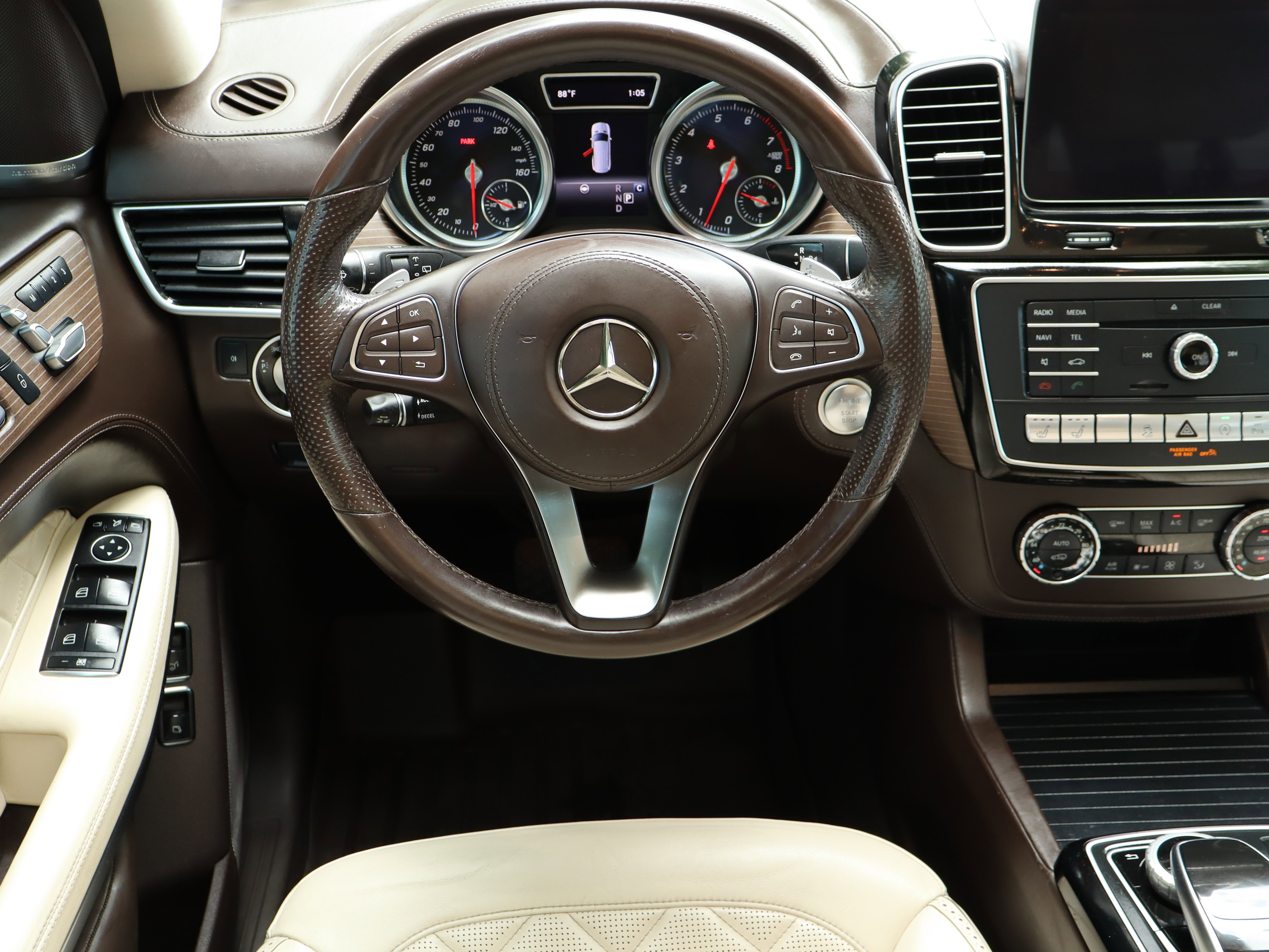 Used 2018 Mercedes-Benz GLS 550 4MATIC image 24