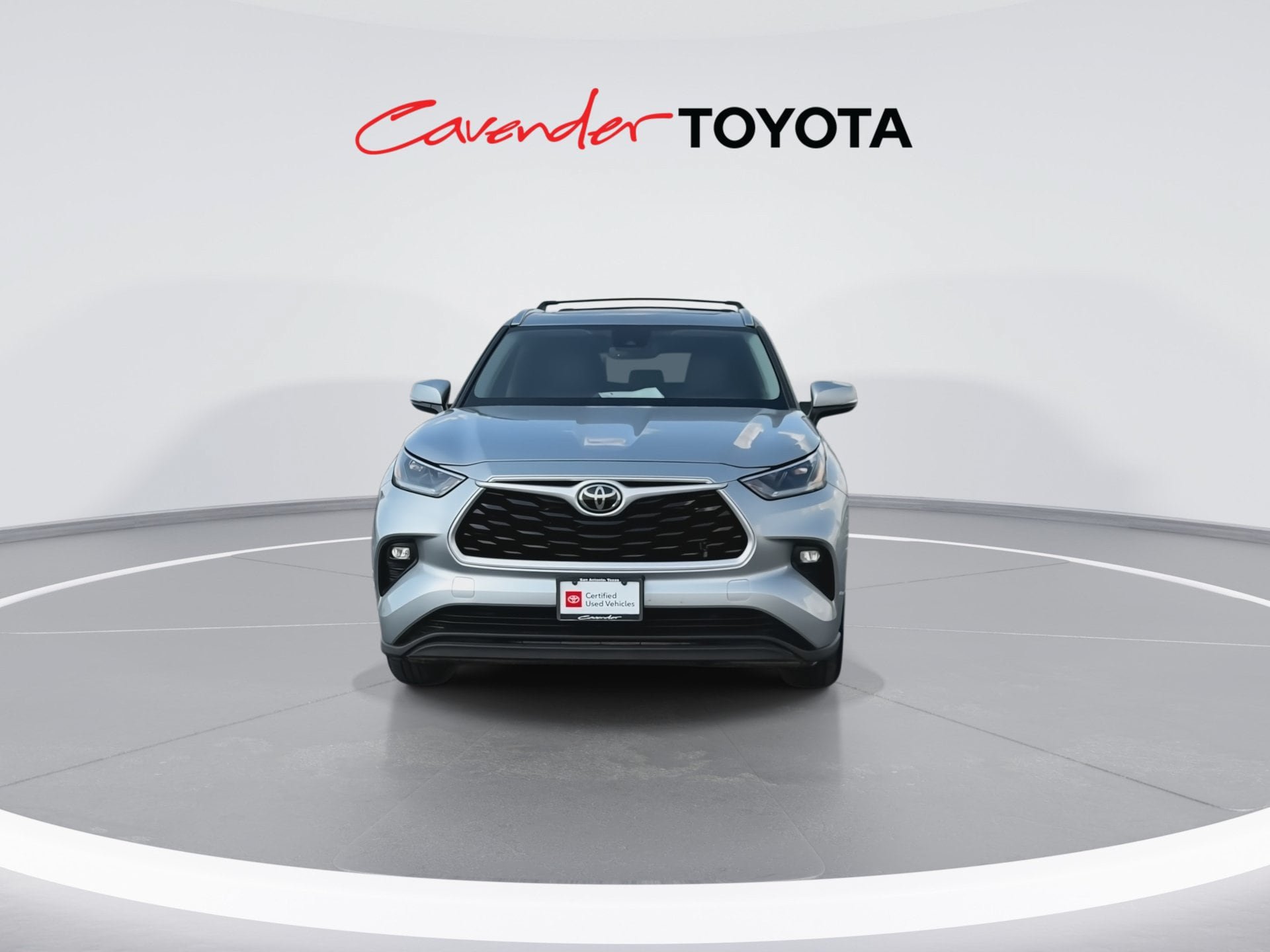 Certified 2021 Toyota Highlander XLE FWD image 3