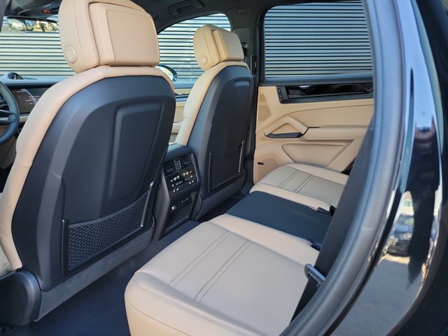 New 2026 Porsche Cayenne GTS AWD/4WD image 14