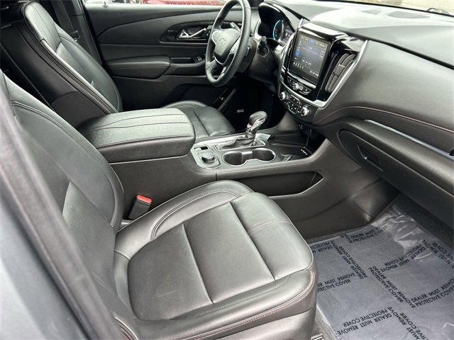 Used 2023 Chevrolet Traverse RS image 12