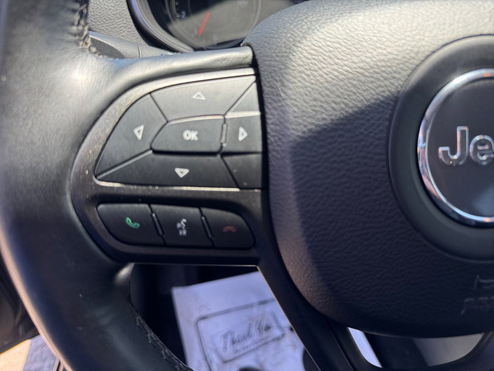 Used 2019 Jeep Cherokee Trailhawk AWD/4WD image 29