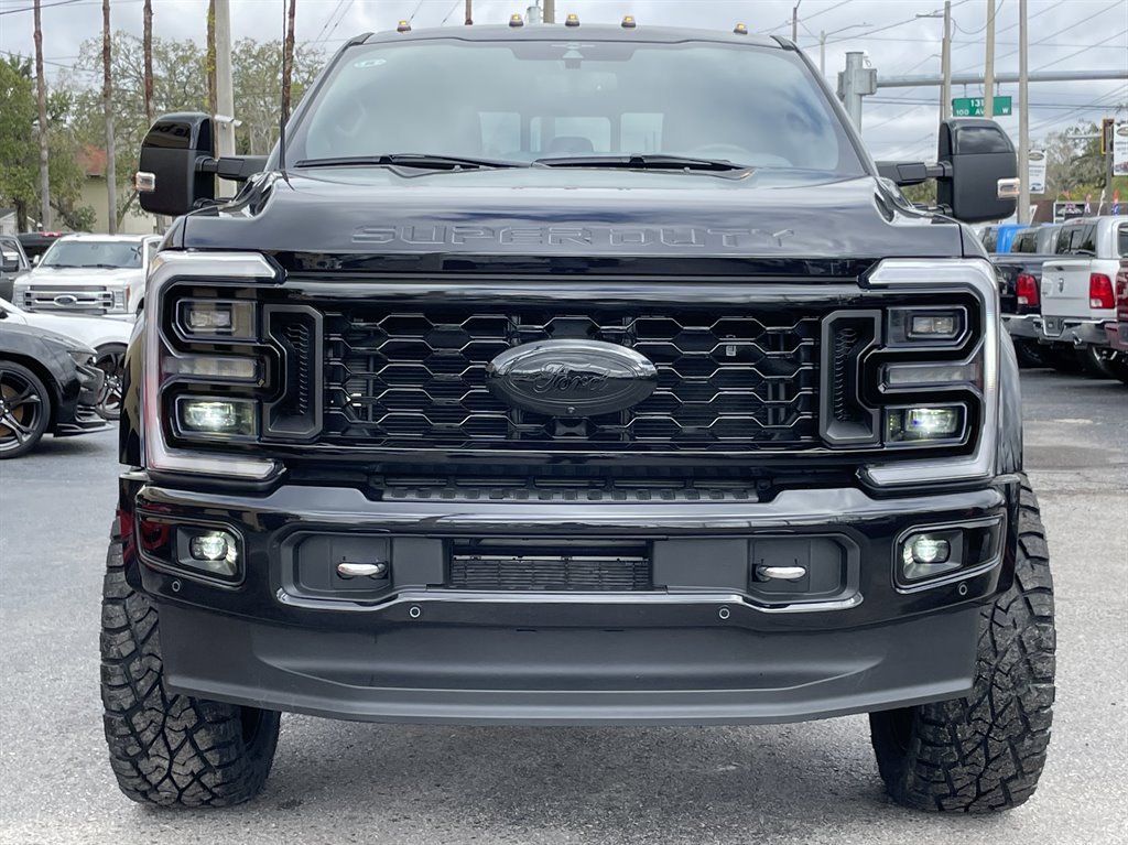 Used 2023 Ford F450 Platinum w/ FX4 Off-Road Package image 8