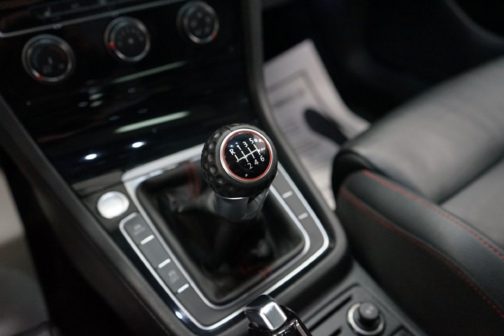 Used 2019 Volkswagen GTI SE FWD image 2