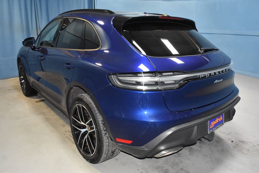 Certified 2024 Porsche Macan image 4