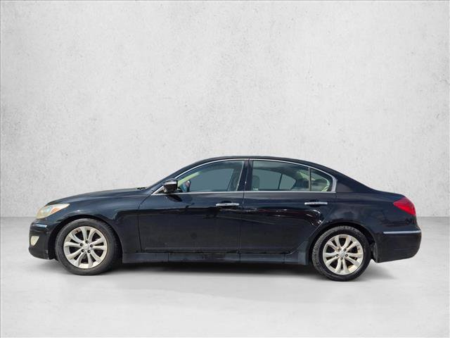 Used 2013 Hyundai Genesis 3.8 RWD image 8