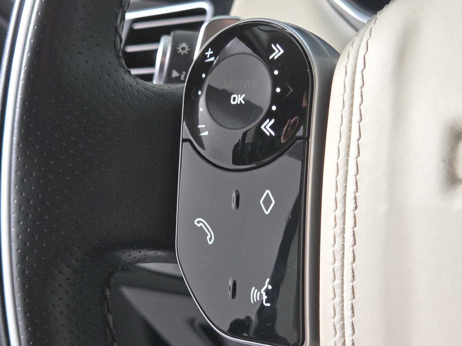 Used 2022 Land Rover Range Rover Sport HSE Silver Edition image 23