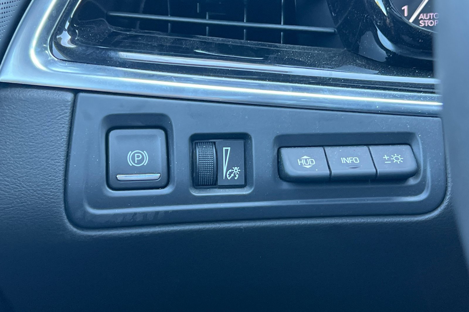 Certified 2024 Cadillac XT6 Sport w/ Platinum Package image 41