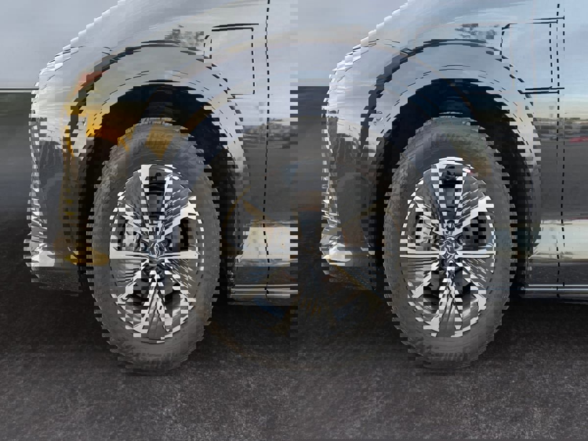 Used 2023 Lexus RZ 450e Premium w/ Technology Package image 9