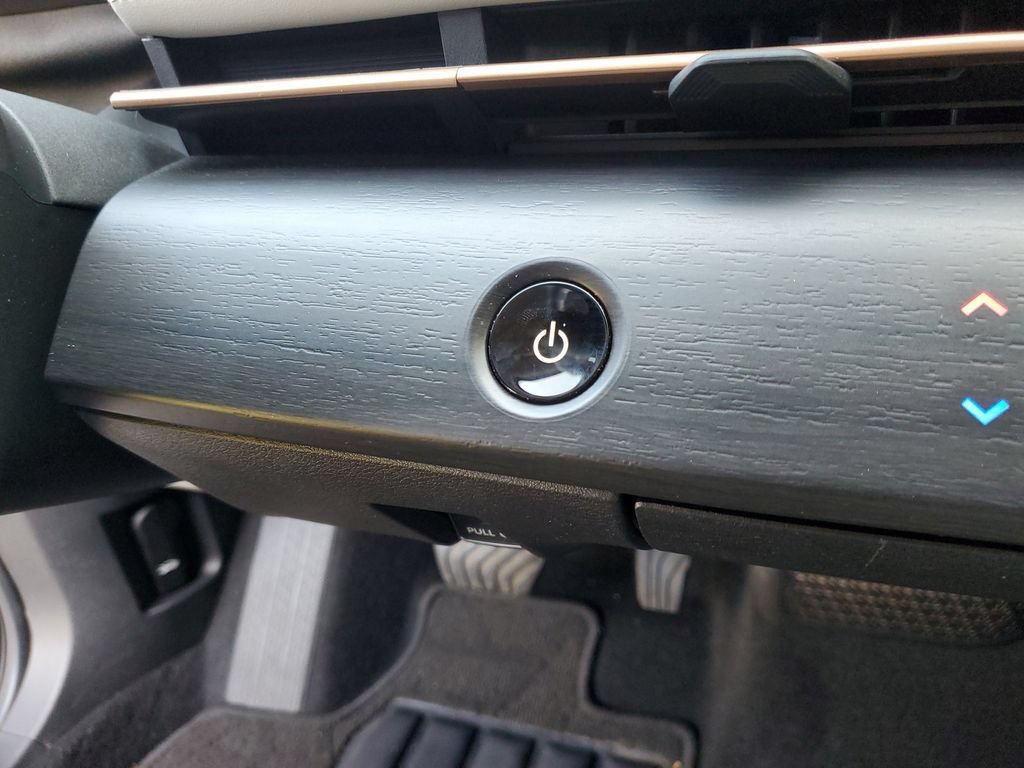 Used 2024 Nissan Ariya FWD image 29