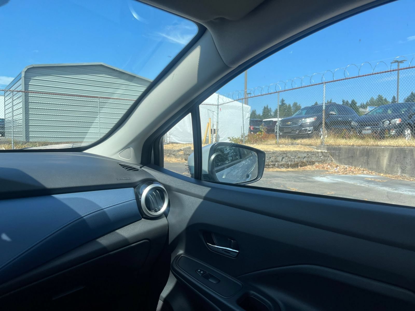 Used 2025 Nissan Versa SV FWD image 30