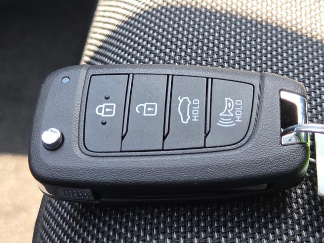 New 2026 Hyundai Elantra SE FWD image 32
