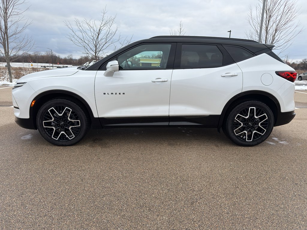 Certified 2023 Chevrolet Blazer RS w/ Driver Confidence II Package image 2