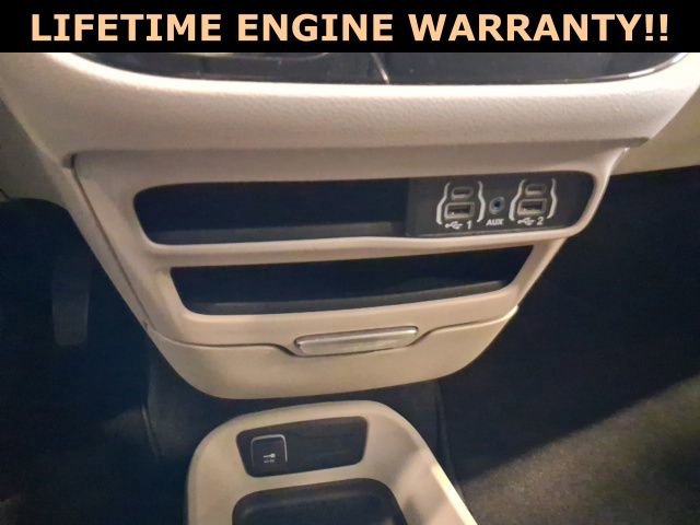 Used 2024 Chrysler Pacifica Touring-L image 14