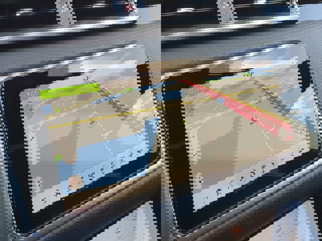 Used 2019 Land Rover Range Rover Velar S image 29