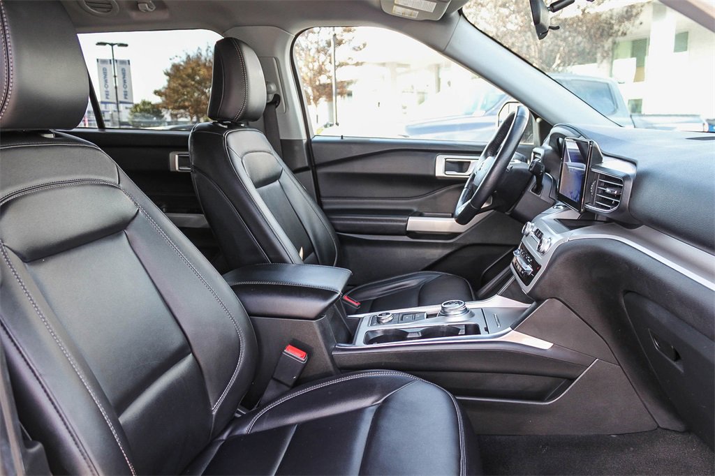 Used 2023 Ford Explorer XLT w/ Equipment Group 202A image 21