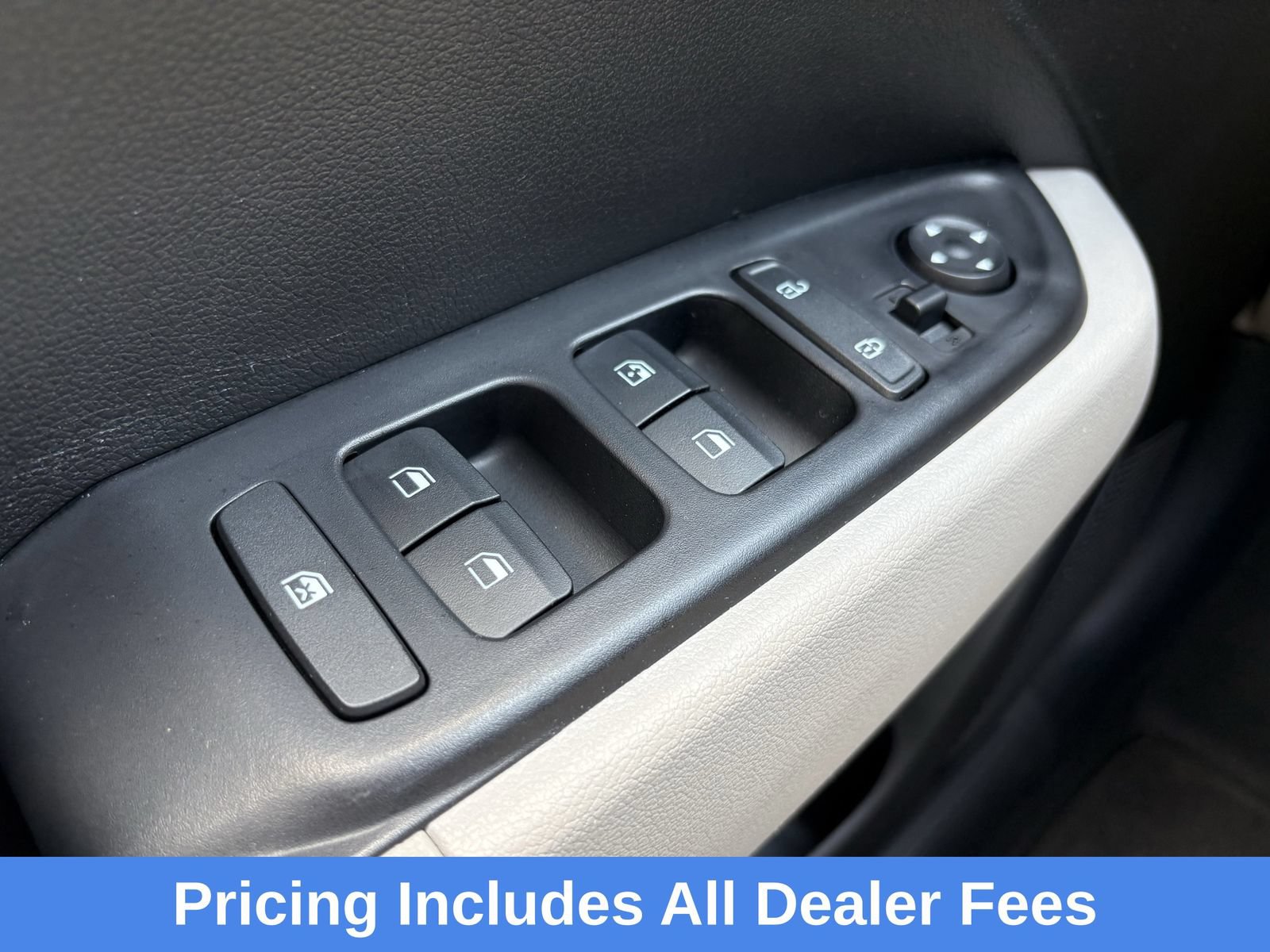 Used 2024 Hyundai Venue SEL FWD image 16