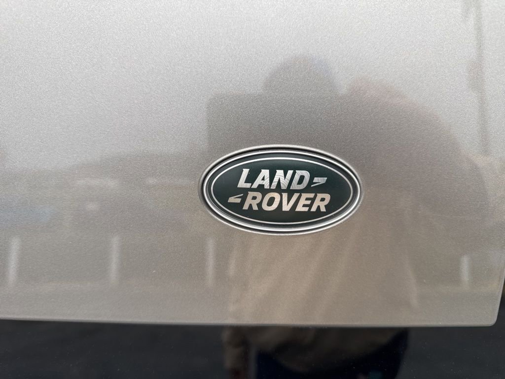 Used 2022 Land Rover Defender 110 X-Dynamic SE AWD/4WD image 28