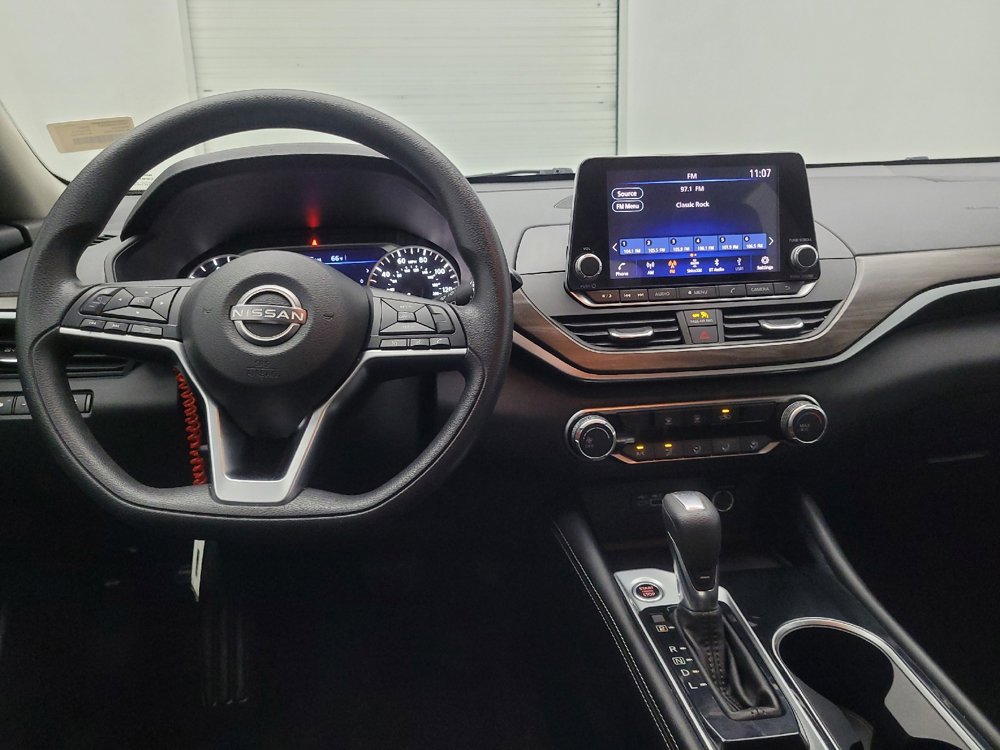Used 2023 Nissan Altima 2.5 SV image 22